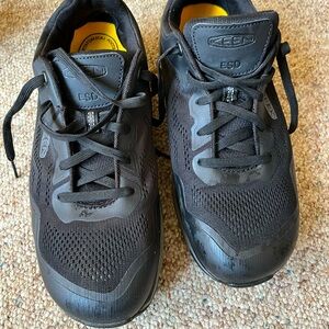 Keen work shoes